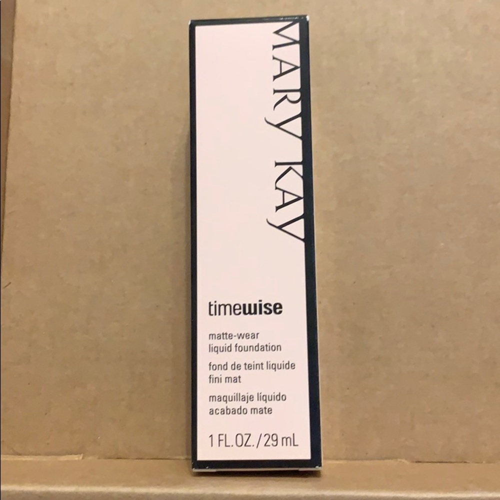 Mary Kay Matte-Wear Liquid Foundation Beige 1